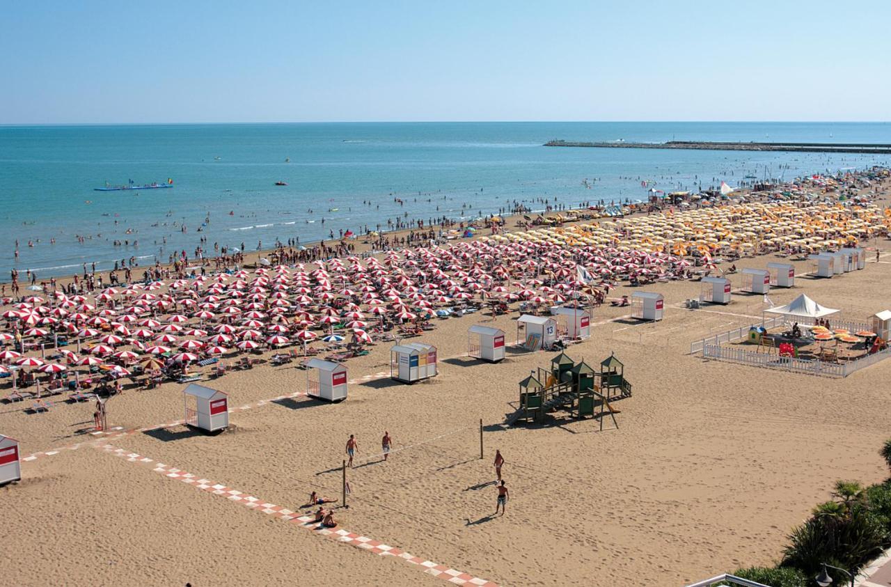 Ca' Mira Apartments Caorle Exterior foto